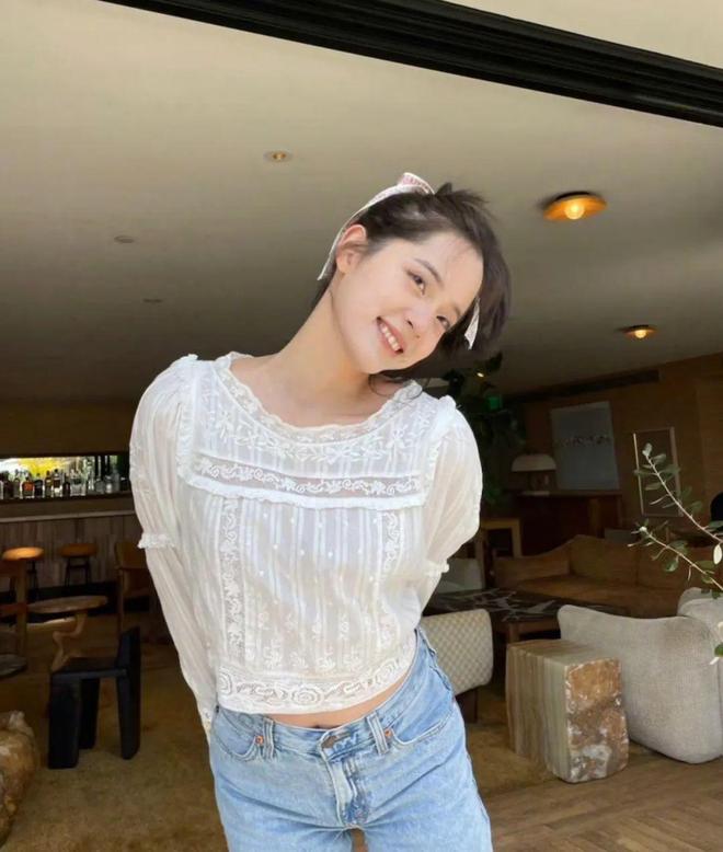 ！发现她审美是真好！基础款都穿的好洋气不朽情缘首页看了欧阳娜娜近30套穿搭(图21)